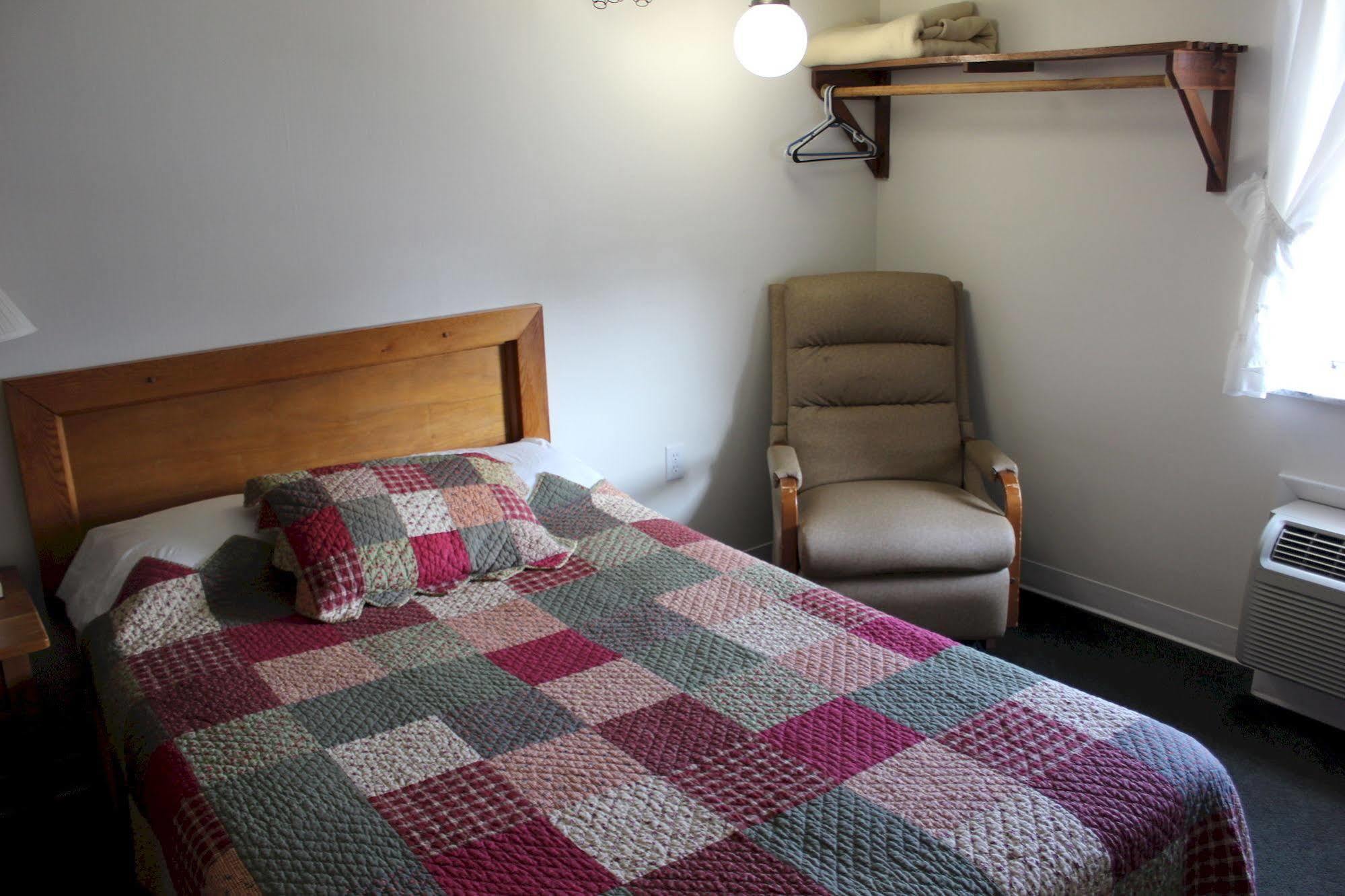 Casselman Inn Grantsville エクステリア 写真